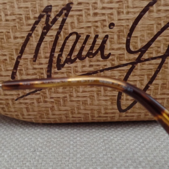 Maui Jim Baby Beach Aviator in Gold w/ Bronze Lens - Picture 7 of 13